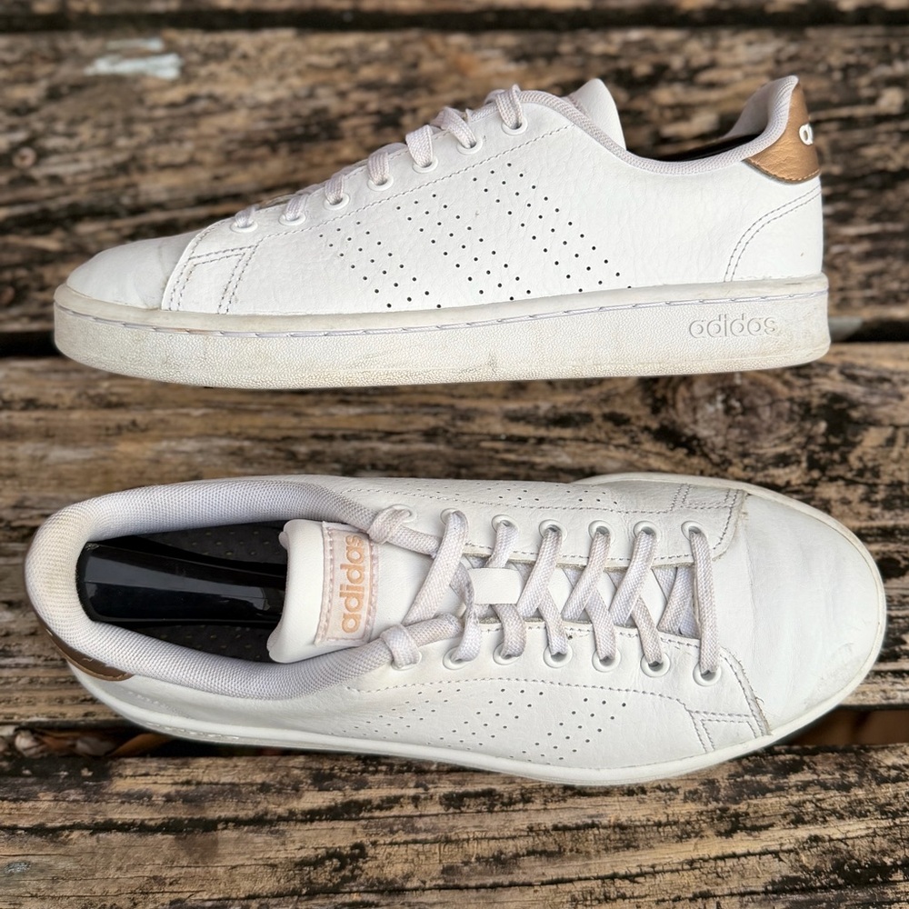 Adidas Advantage White Copper Metalic Women’s Sz 8.5 Leather Tennis Shoes M9